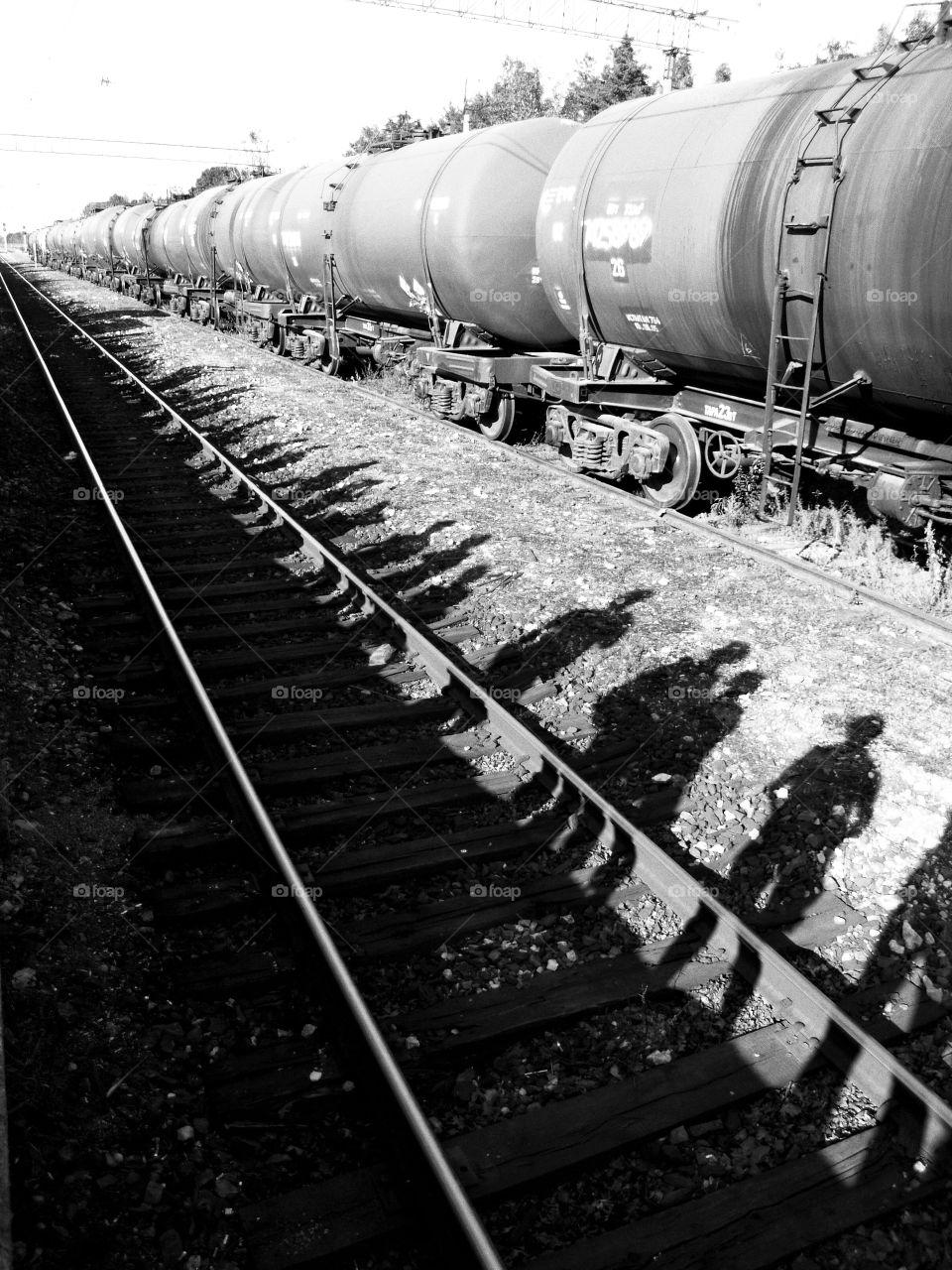trainstation, people on a platvorm, waiting