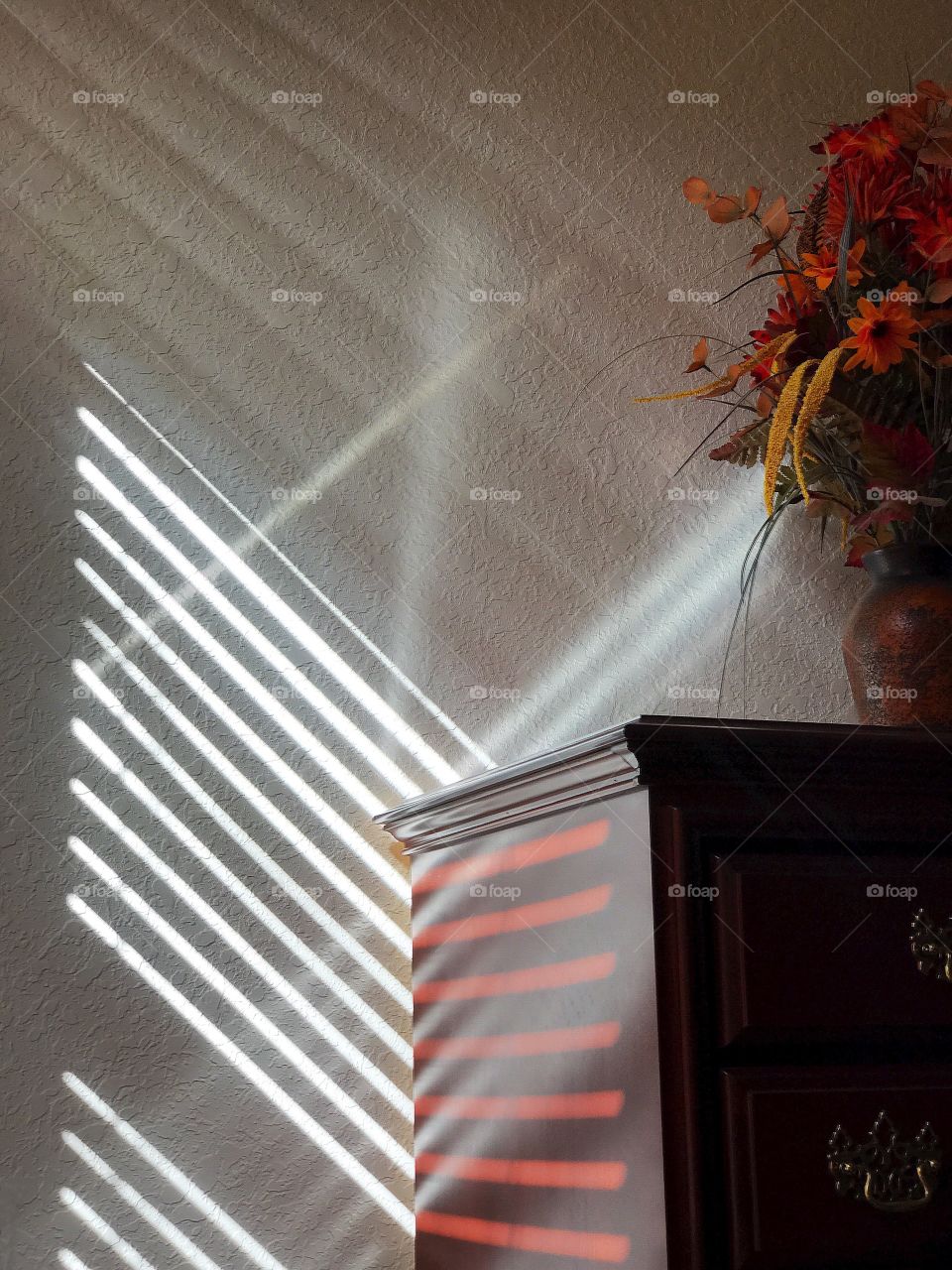 Light rays and shadows- symmetry 