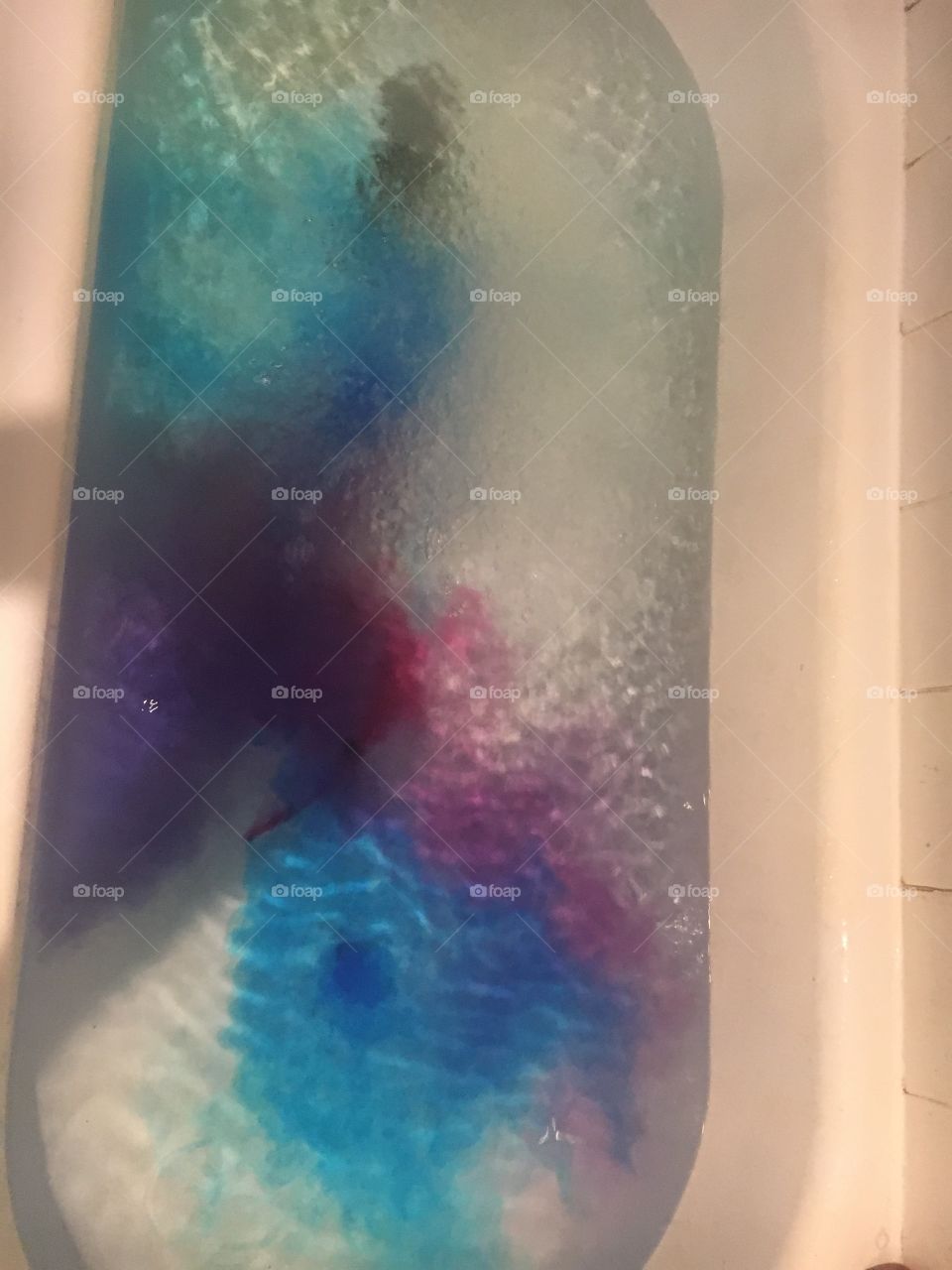 Blue and Red mixing bath