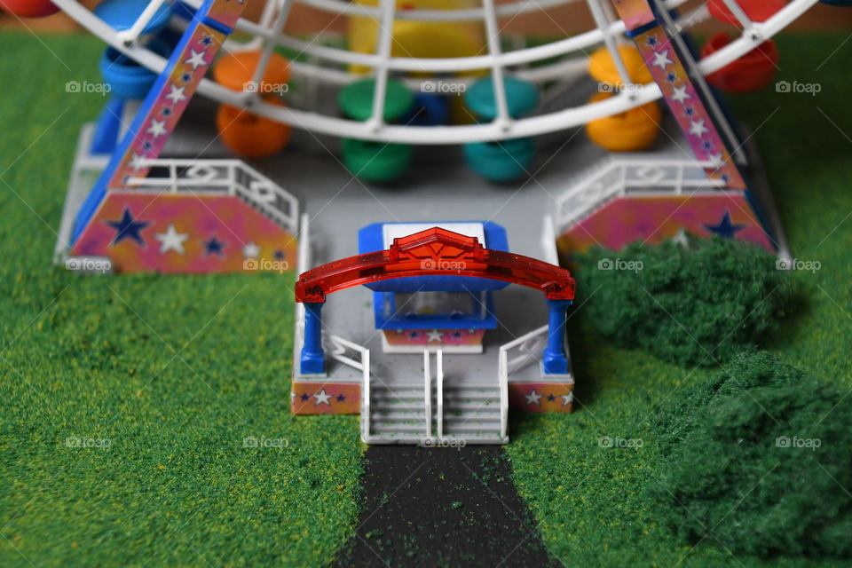 toy ferris wheel light booth