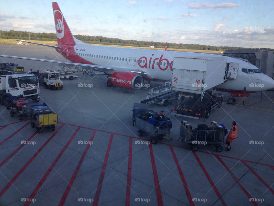 italy airplane work chain by zebra