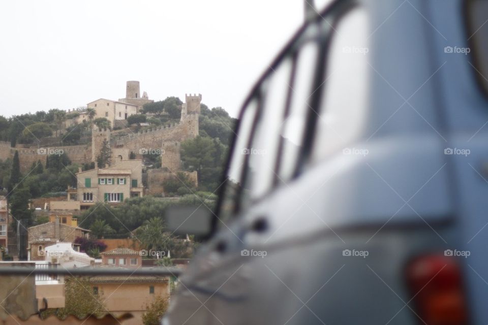 Car and castle 