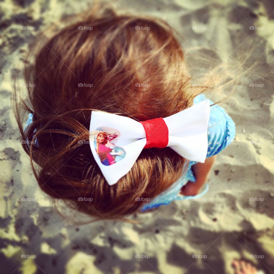 Bow on a little girls hair