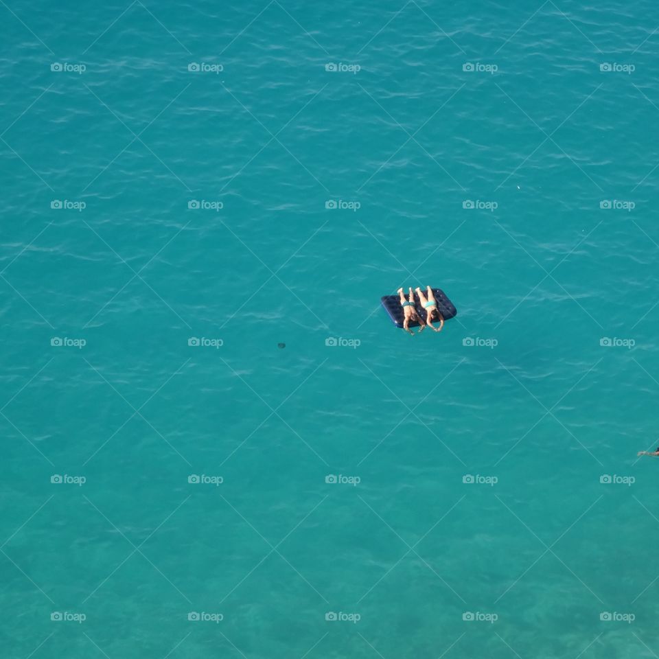 Floating on the China sea in Yoron tô