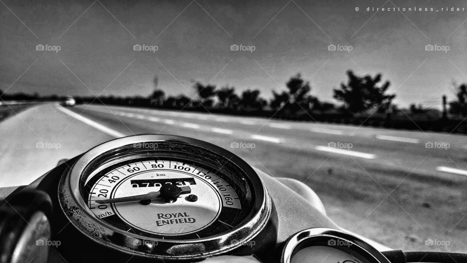 Speed and Road both are parallel to each other 😎🏍️