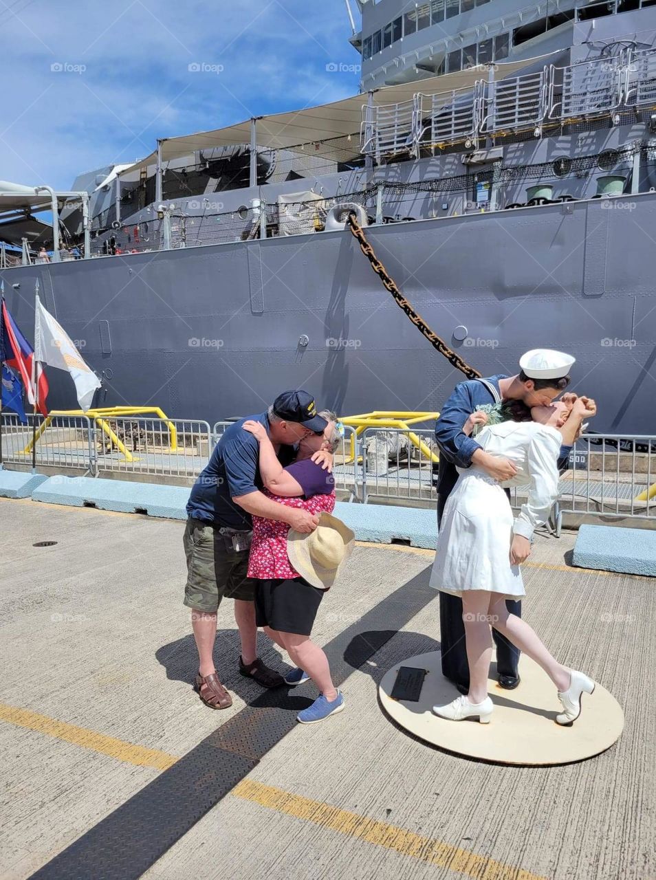 The kiss in Pearl Harbor 