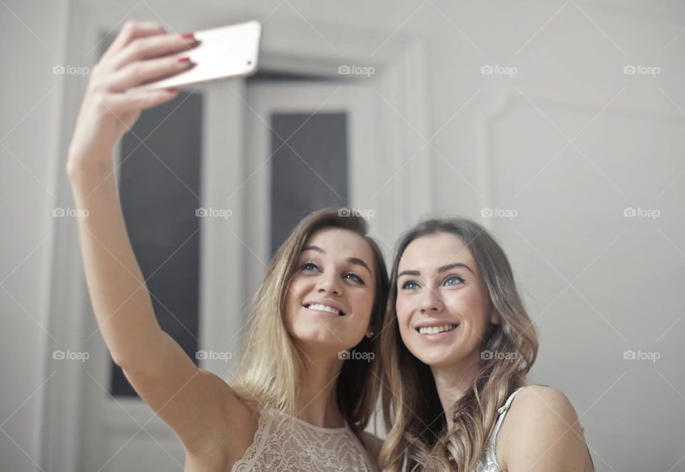 2 beautiful girls selfie