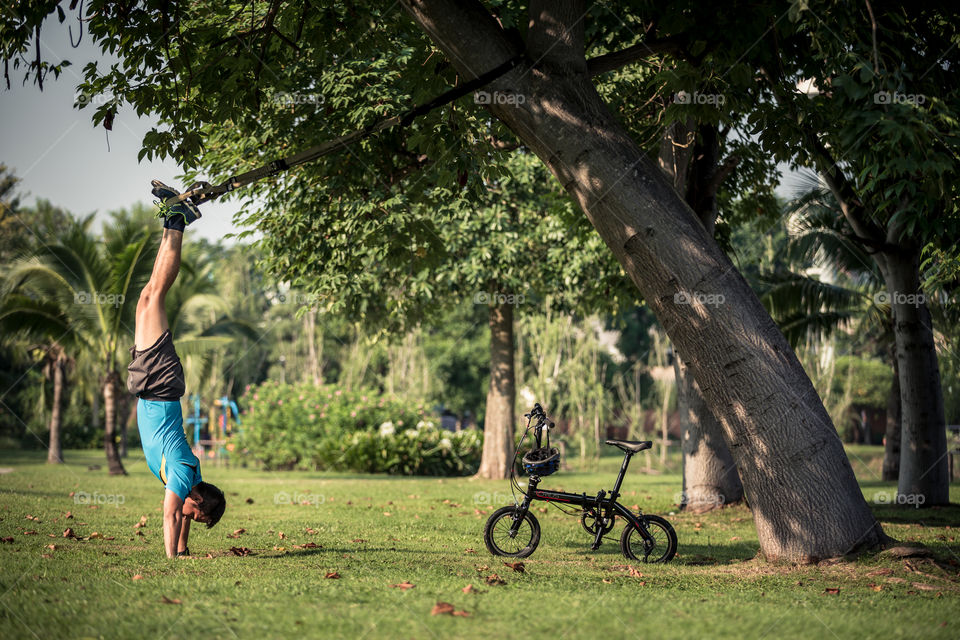 Man workout in the park 