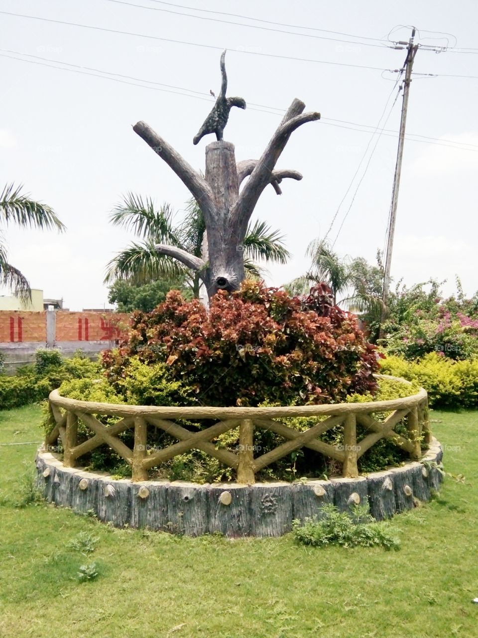 good photo,best picture for you,Children's park,Man-made figure,Photo of a figure,Best photo of an artwork,Photo of a cherishable artwork,Colour photo of artwork,Perfect art sample,Modern art sample for you