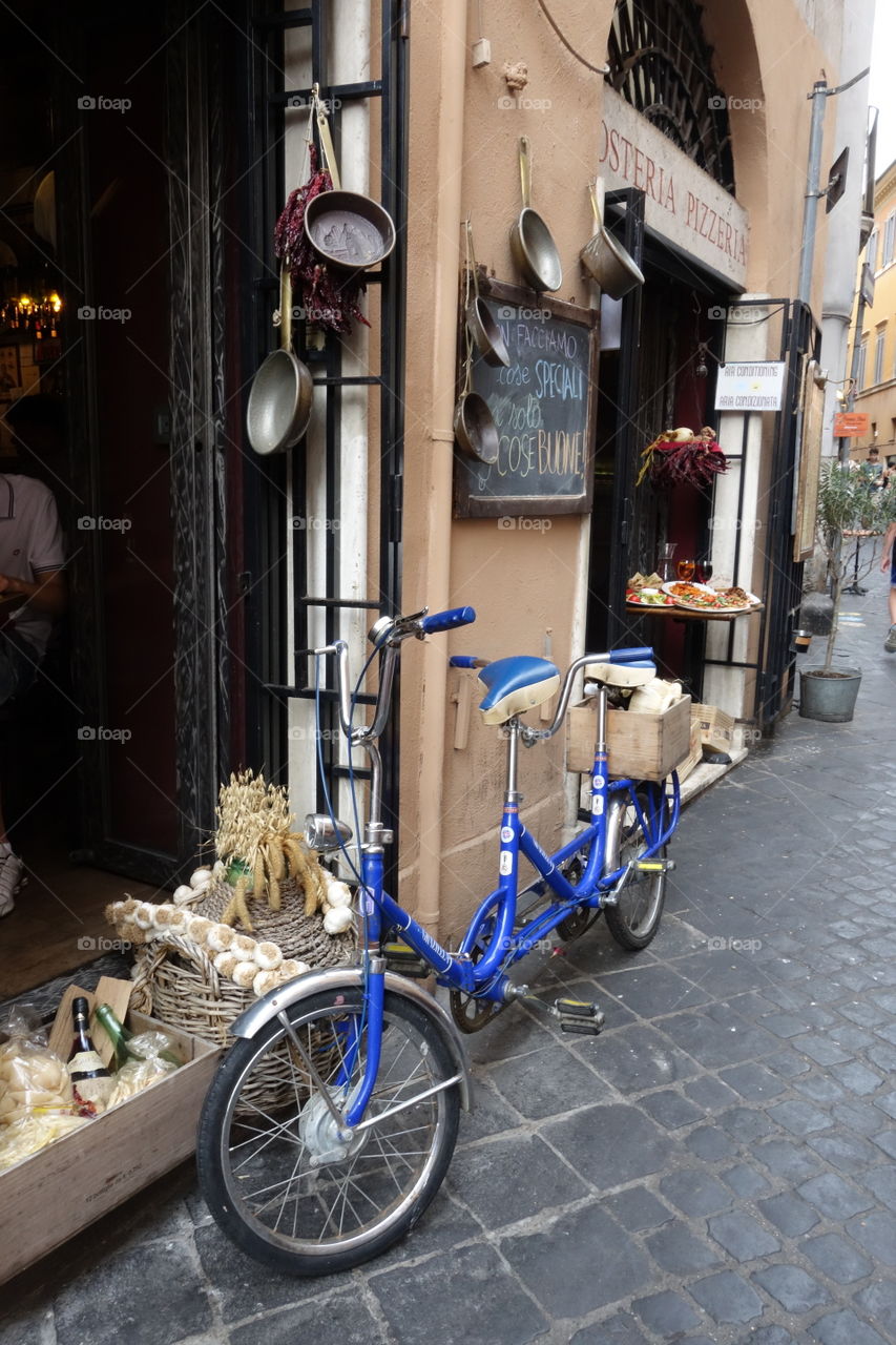 By bike in Rome