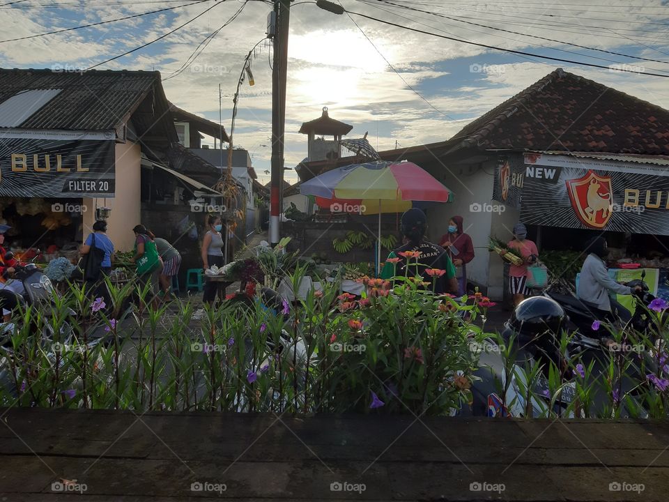 A glance of situation at the traditional market.