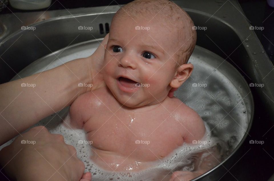 Baby bath, 6 weeks old