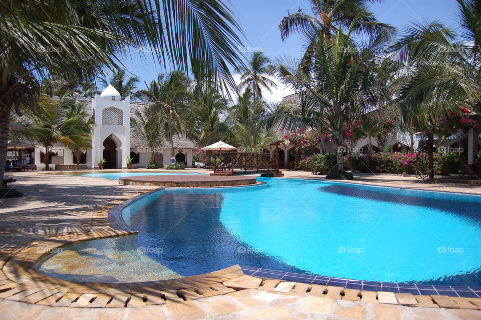 Sultan suits Zanzibar