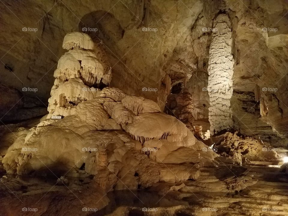 Natural Bridge Caverns