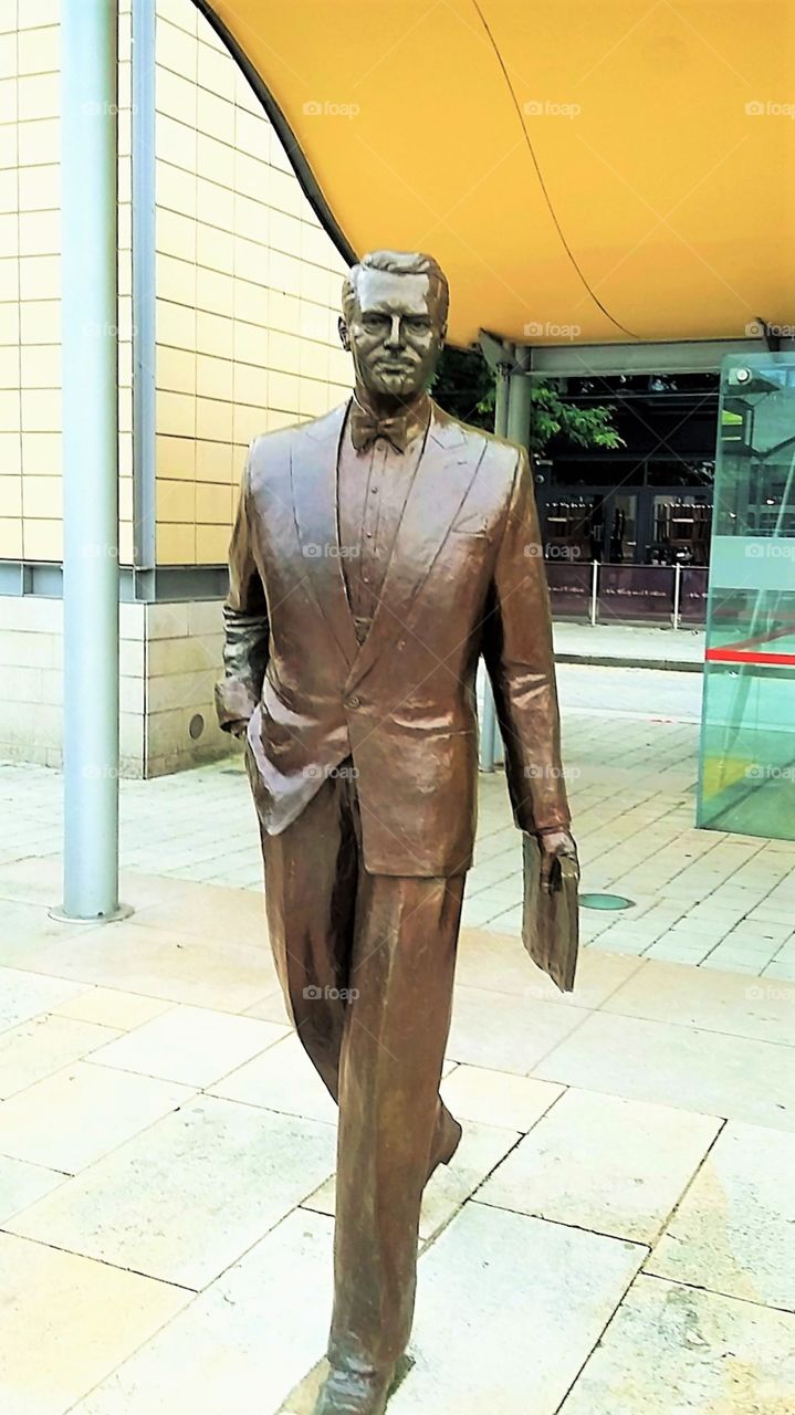 Statue of Cary Grant