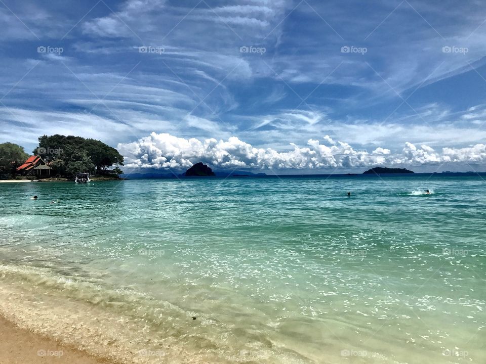 Why I love the Phi Phi Islands...