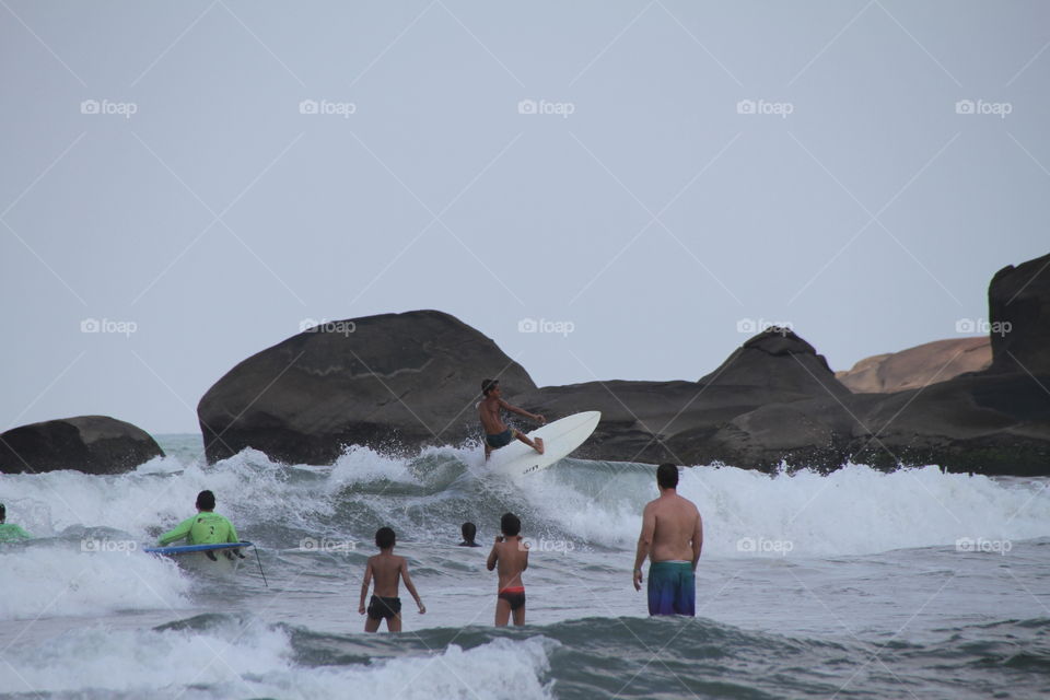 brazilian boys surfers