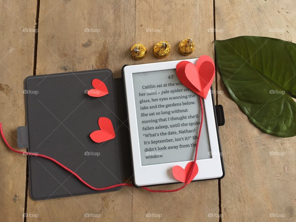 Ebook reader with hearts and chocolates