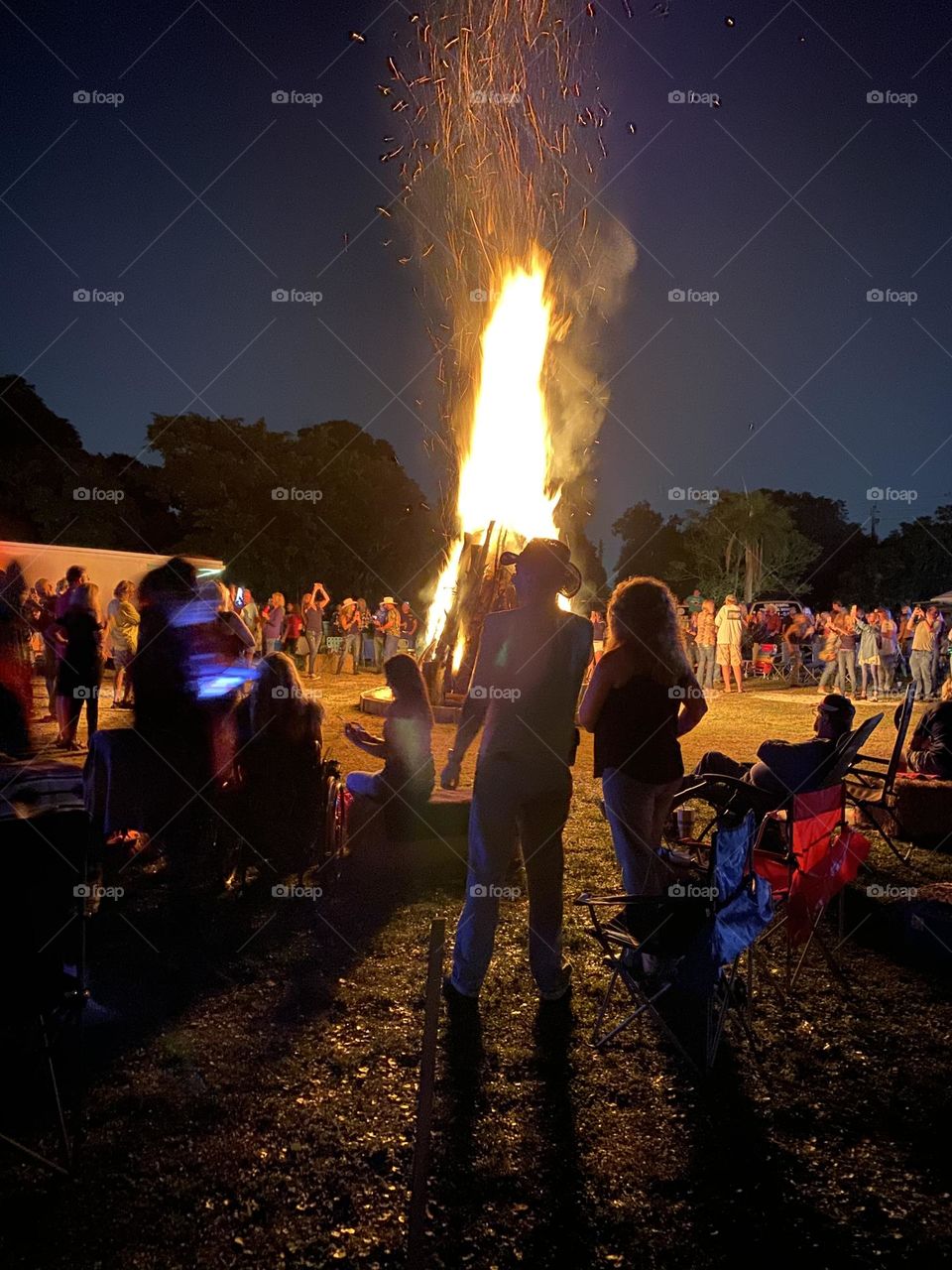 Party at the bonfire