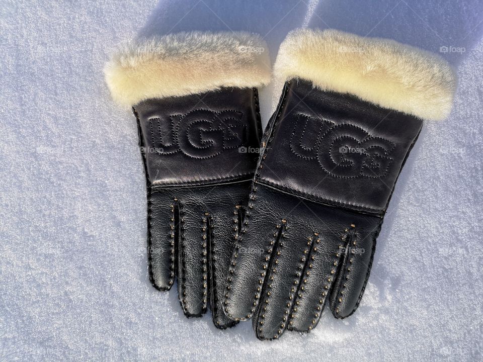 UGG gloves New.