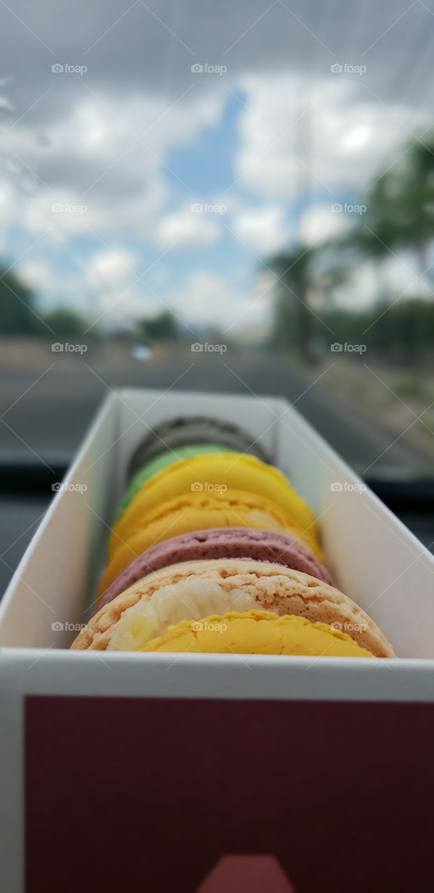these are macaroons of diffrent colors