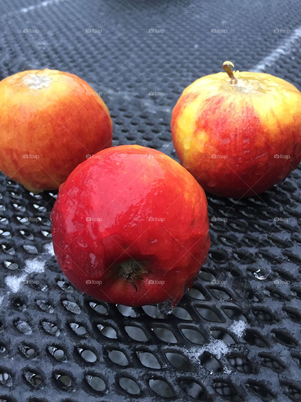 Red apples