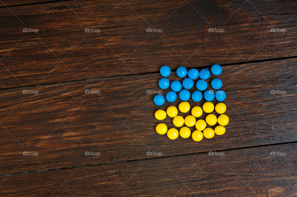 Yellow-blue candy