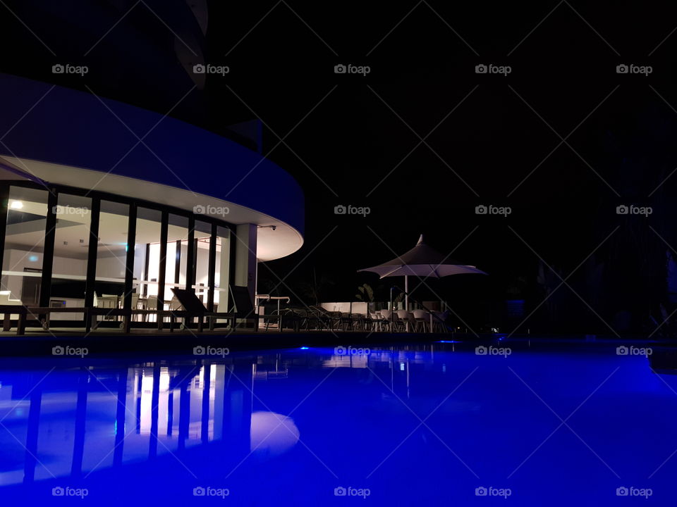 Night deck & pool