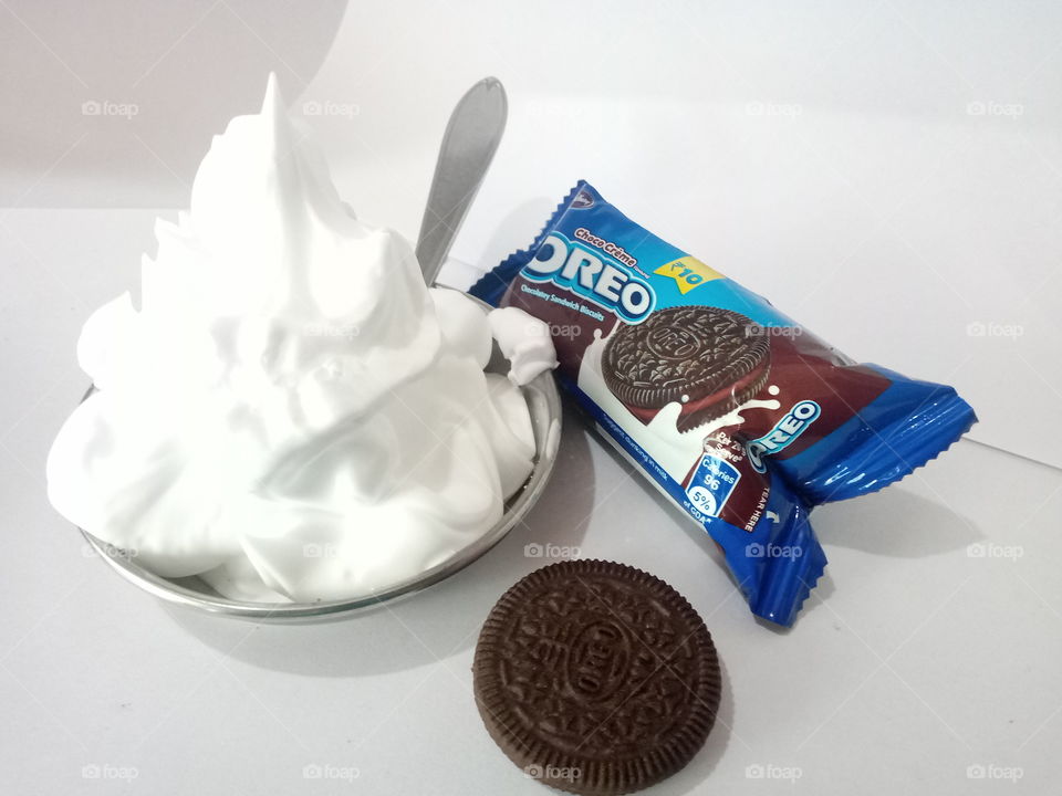 this is Oreo ice cream and biscuit.