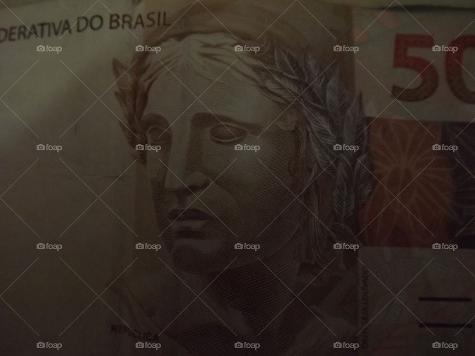 50 reais de peso por não ter