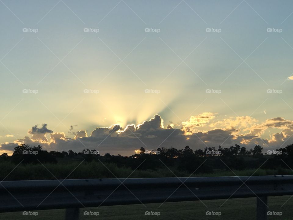 Por do sol. evening. Final de tarde.