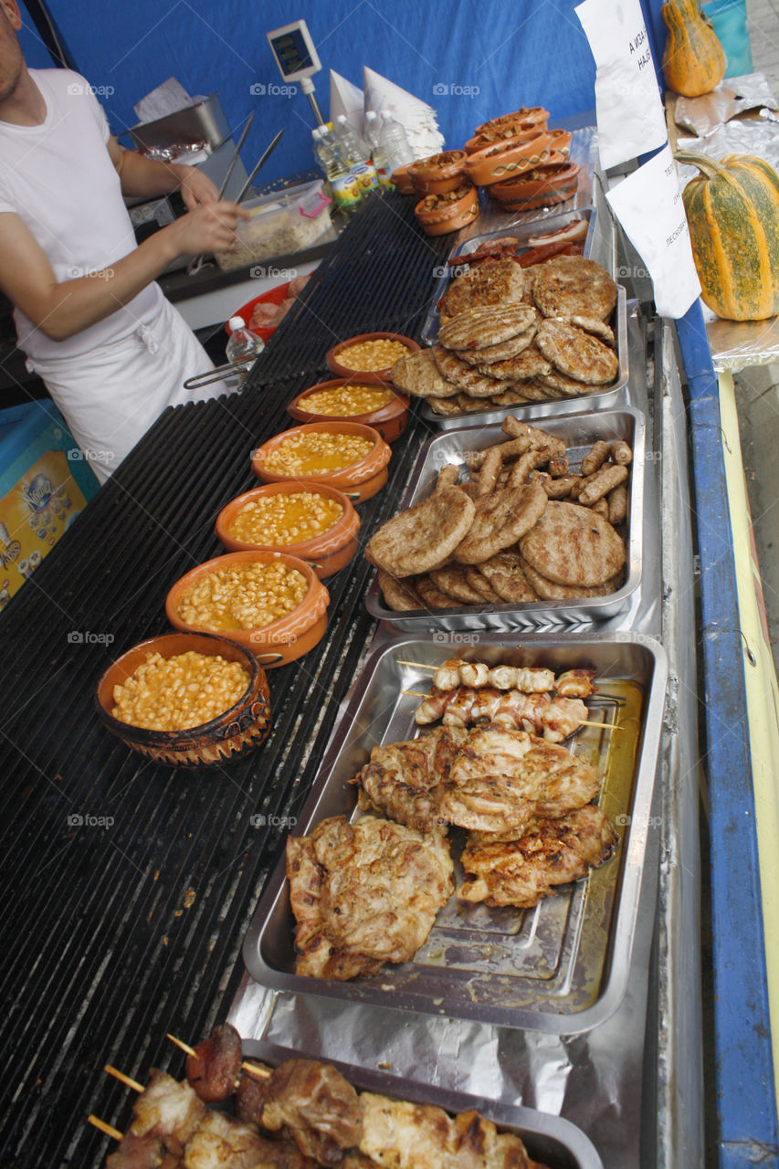 Street market, meat preparation