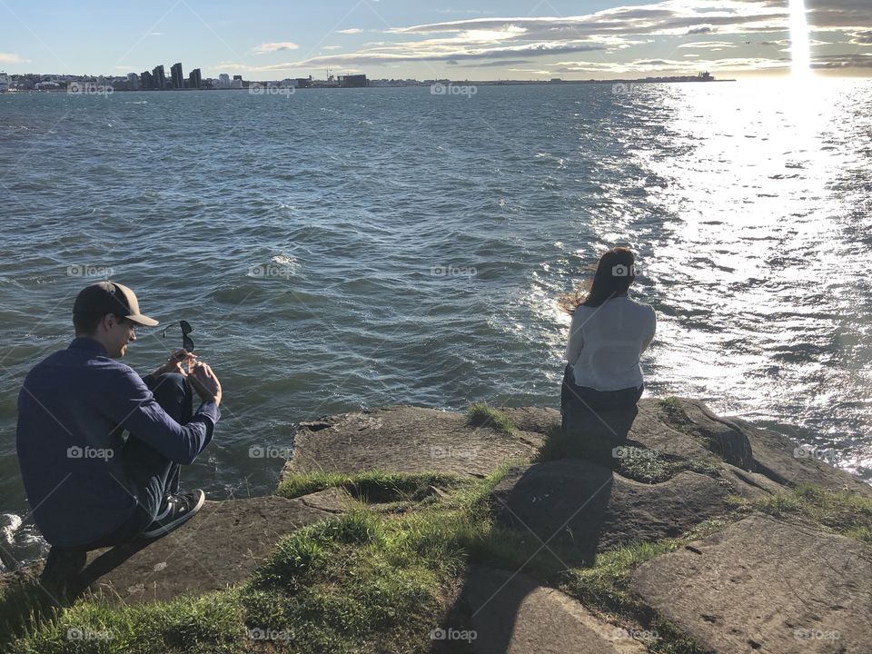 Always ready to capture a moment when traveling so as to relive it after returning to the “real” world.