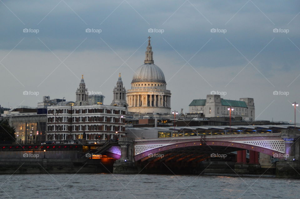 St. Paul's Cathedral at dusk