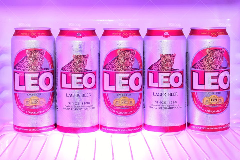 Leo Beer can, net weight 490 ml. alc 5% vol, Soak in the Refrigerator.Leo beer created by boon rawd brewery co.,ltd., Product of Thailand.
