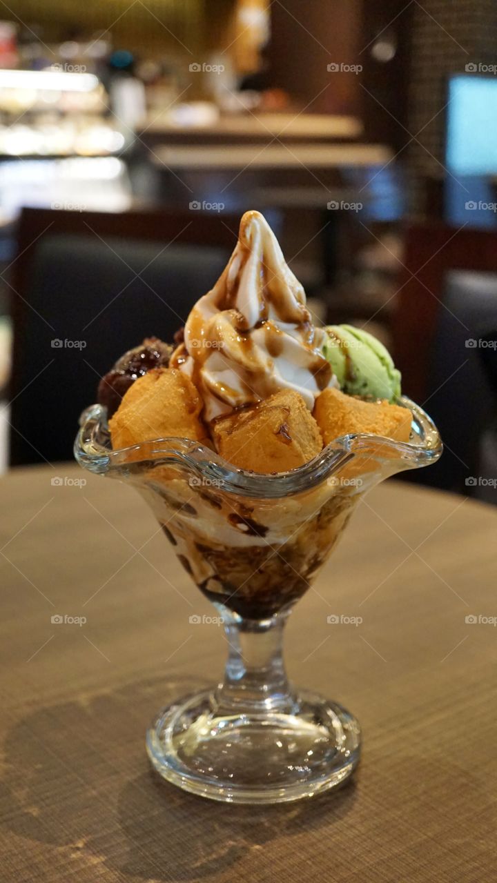 Ice cream mochi red bean