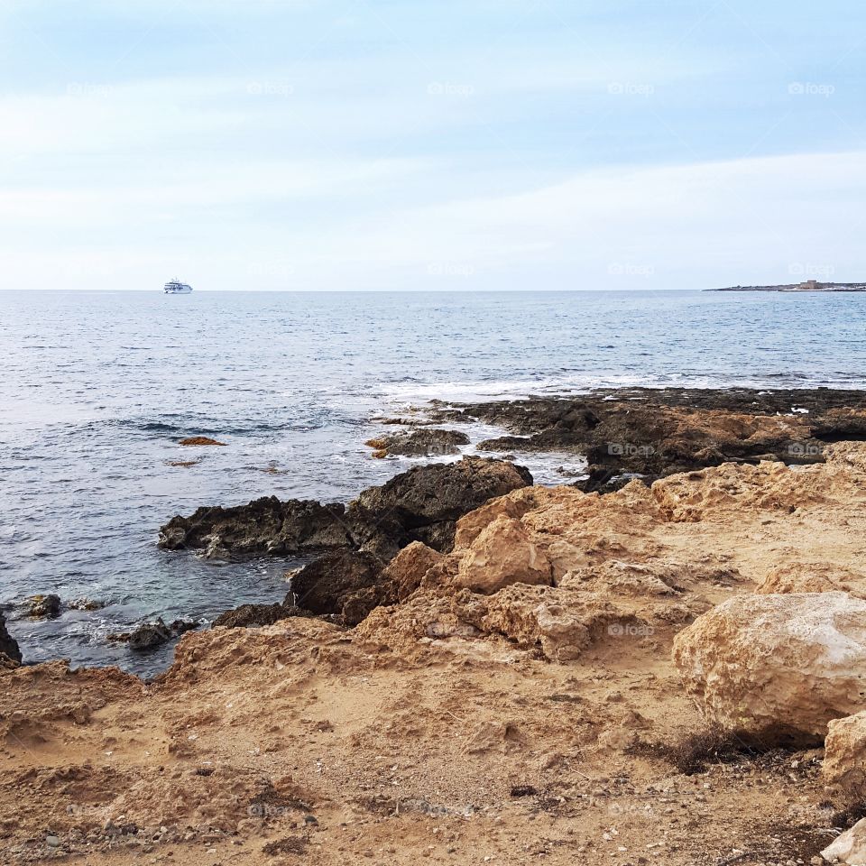 Rough beach in Páfos, Cyprus