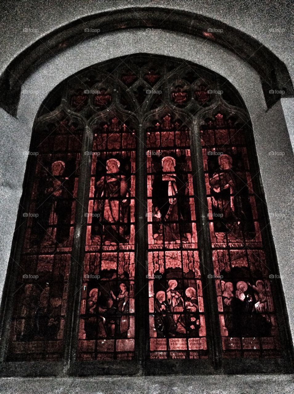 Red window 