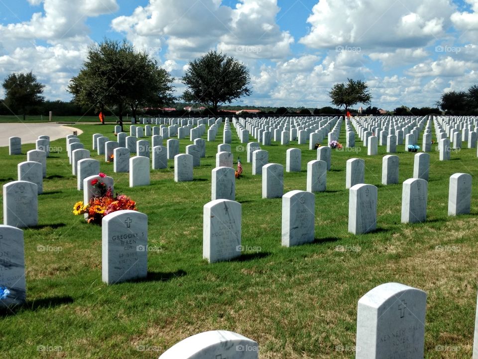 Fort Sam National cemetery, San Antonio, Texas, graves, veterans memorial, tomb, white headstones, service, armed forces, American military heroes, Patriots, patriotism, flowers, field, remember, honor