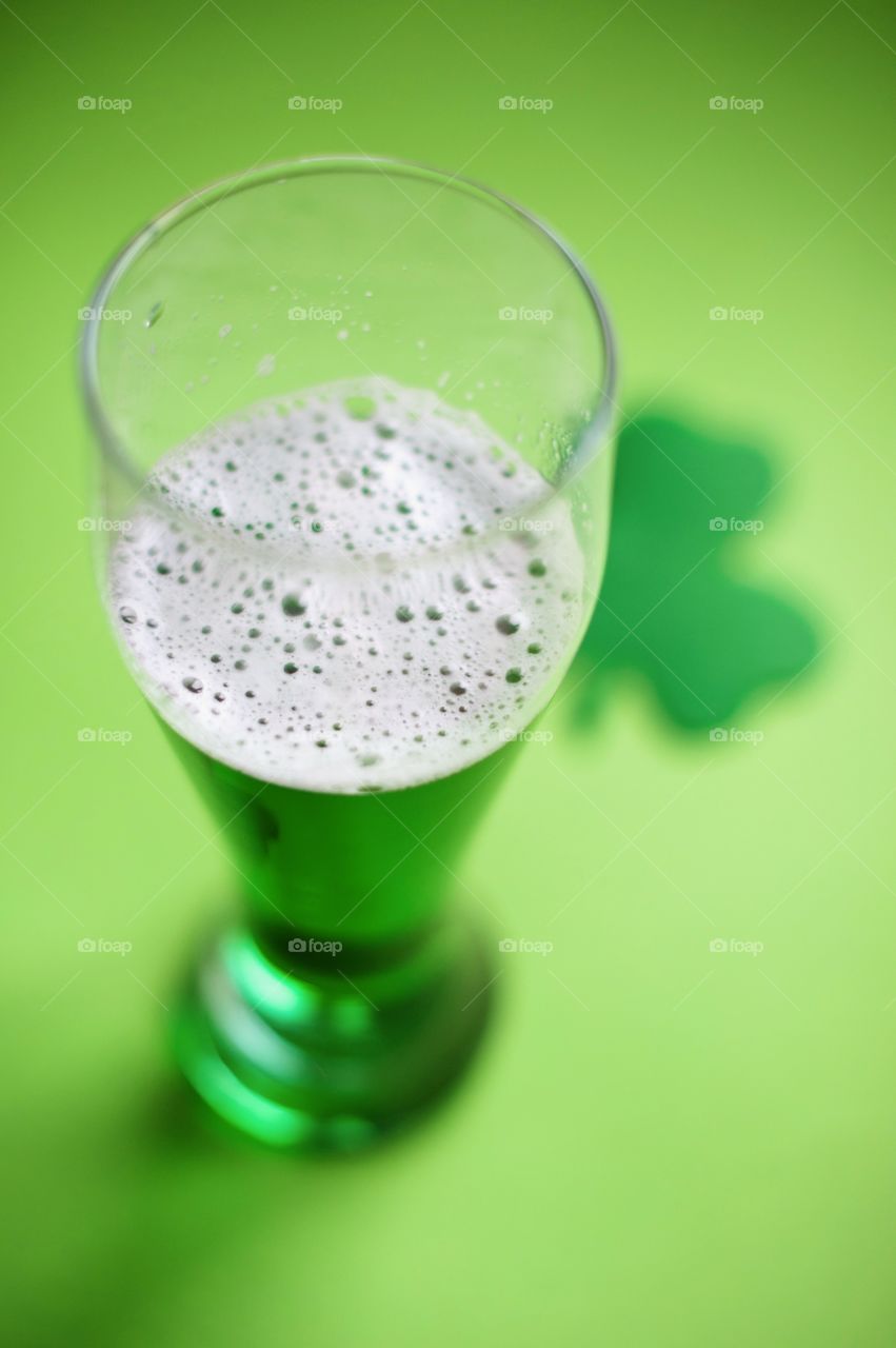 St. Patrick's day, green, leprechaun, beer, green beer, paraphernalia, Ireland, Irish, March 17, clover, lucky, luck, good luck, coins, wealth, hat, leprechaun, pot, confetti, holiday, Wallpaper, background, spectacles, carnival, karnavalnye glasses, green hat, celebration, parade, cocktail, drink, drinking, alcohol, Mixology, drink, top, minimal, festival, party, March, event, accessories, festival glasses, spring, deep green, green, grass, thematic, national, tradition, traditions, traditional, St. Patrick, Patricks, Saint Patrick, patricks, still life, symbol, 