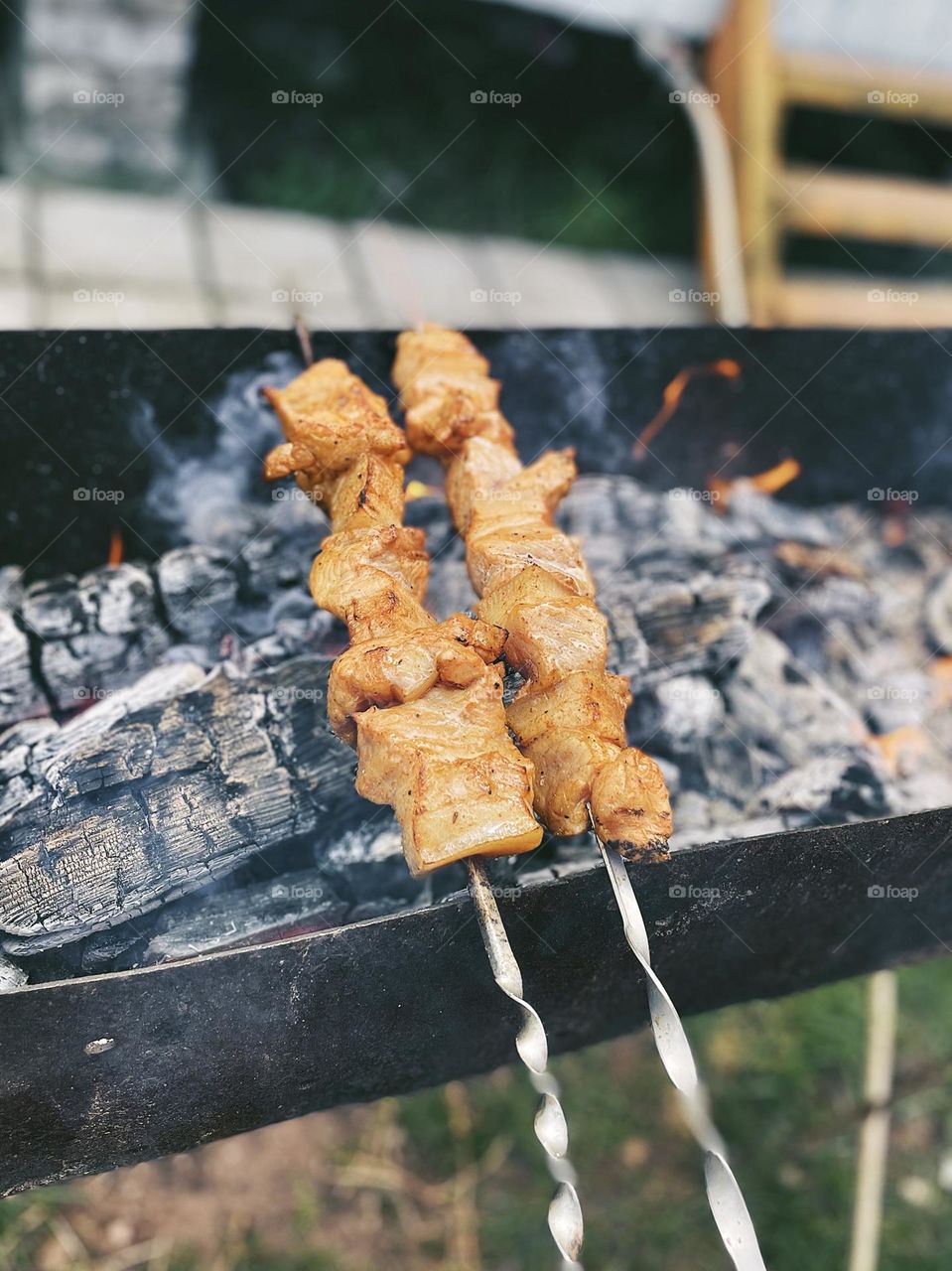 Cooking meat on the brazier