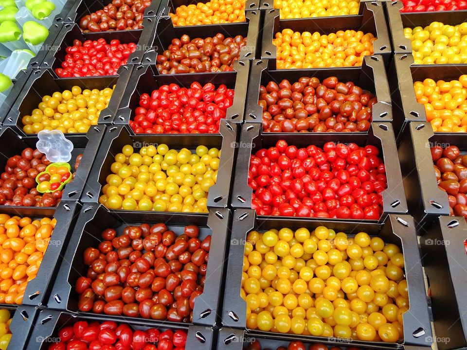 Different sorts of tomatoes