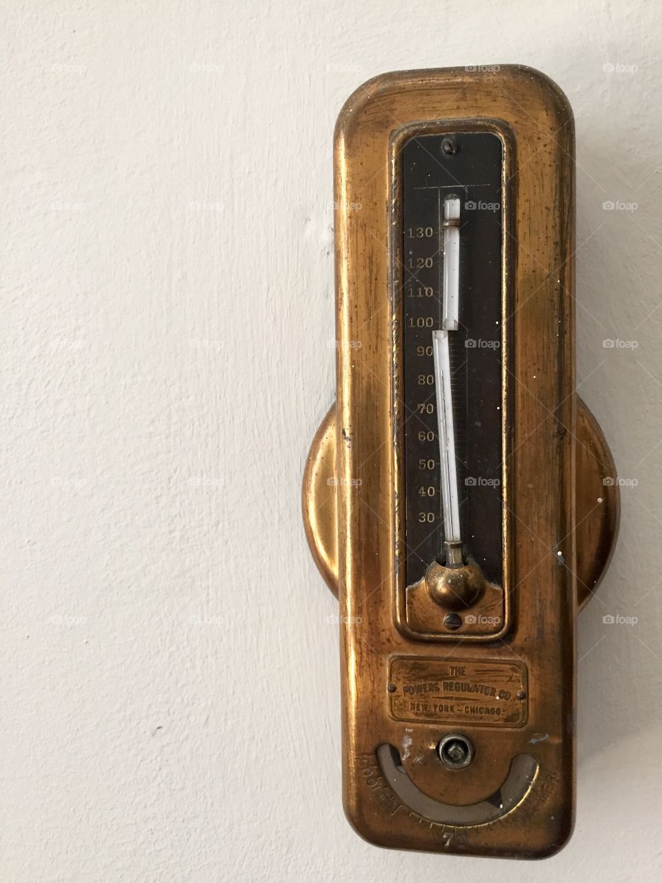 Broken thermostat
Thermostat brisé