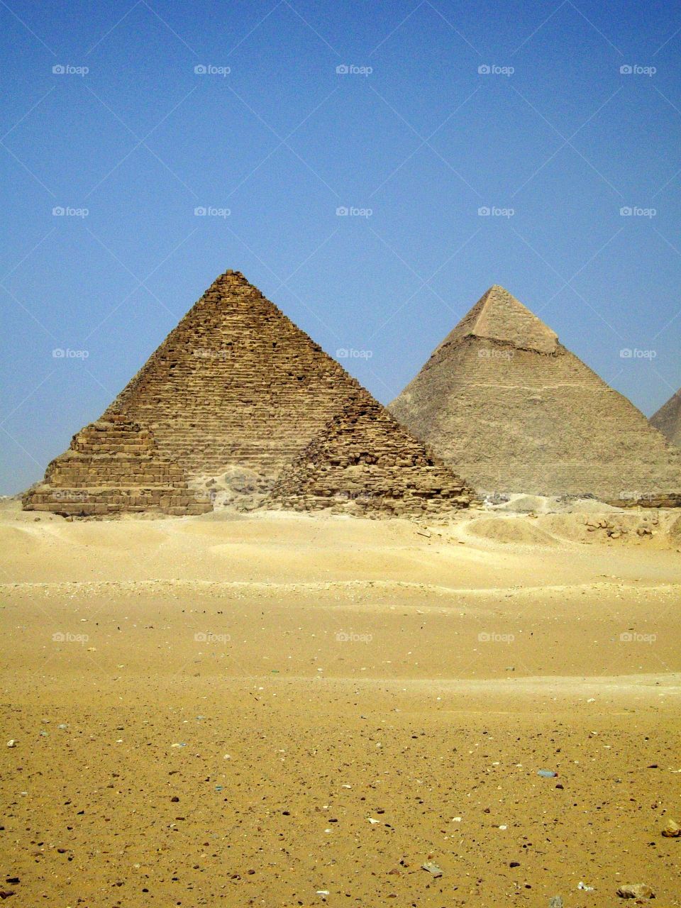Powerful image of the ancient pyramids 