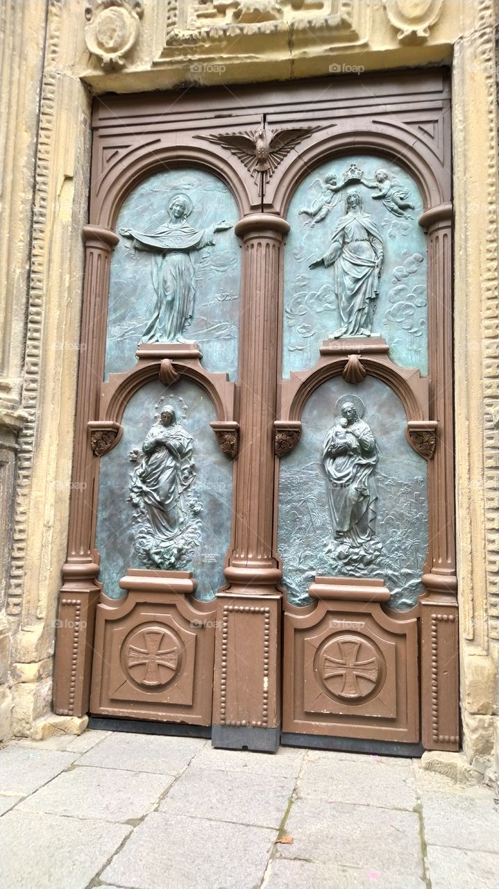 El pórtico de la iglesia del Juncal