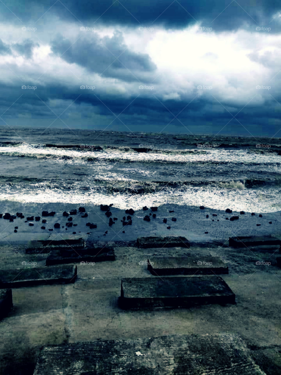 Amazing Beauty of Nature.Rising Waves. 🌊