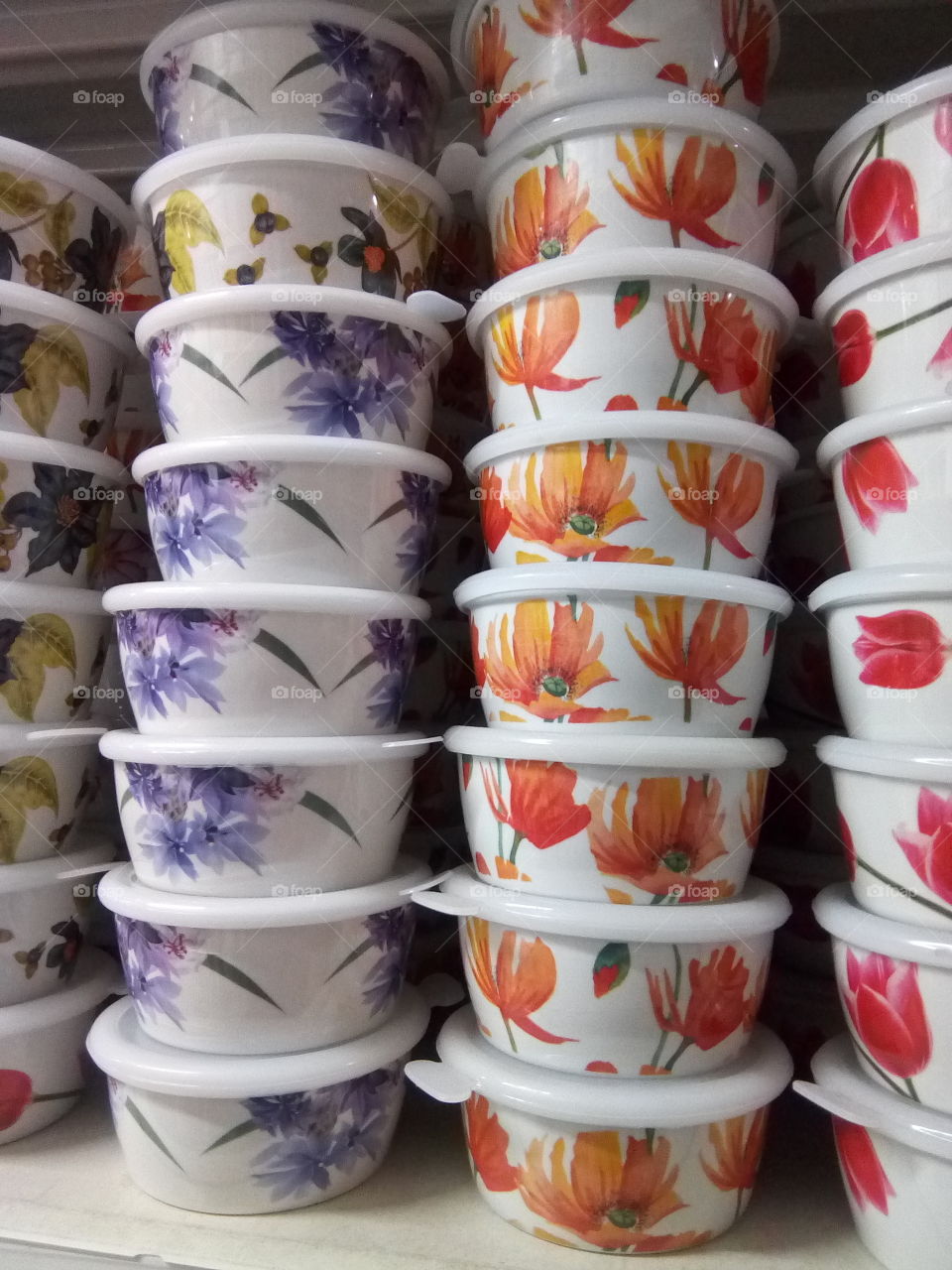 beautiful designed multipurpose  containers generally used in kitchen.