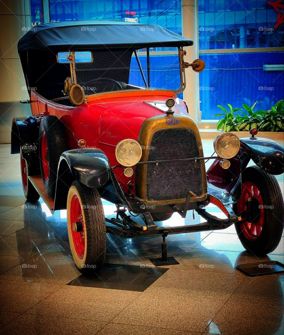 Exhibition of vintage cars at the airport "Domodedovo", Moscow.  FIAT Valencia 505 Italy, 1919.