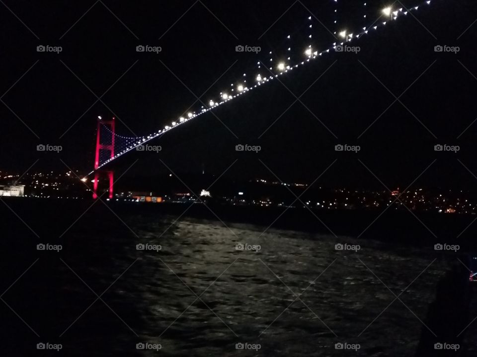 The Sultan Selim I bridge between Istanbul and Europe on the Bosphorus