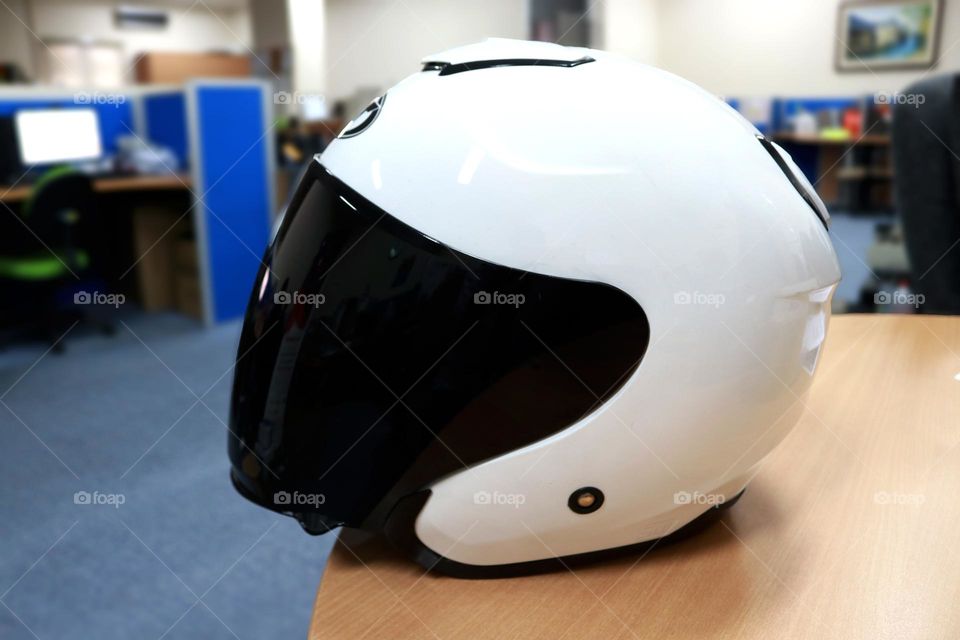 Safety helmet for motorcycle riders and for motorcycle racers, this sport helmet is to avoid a hard impact to the head
